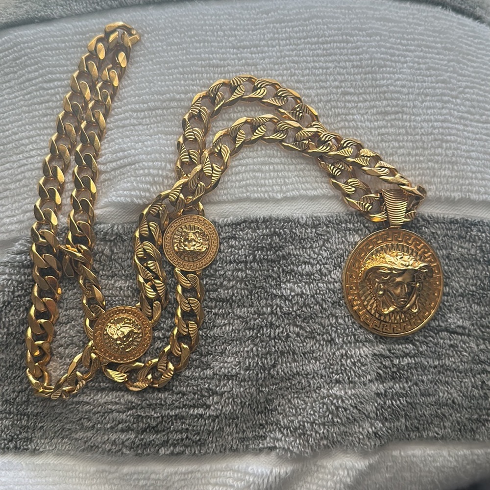 Versace necklace - Picture 3 of 5